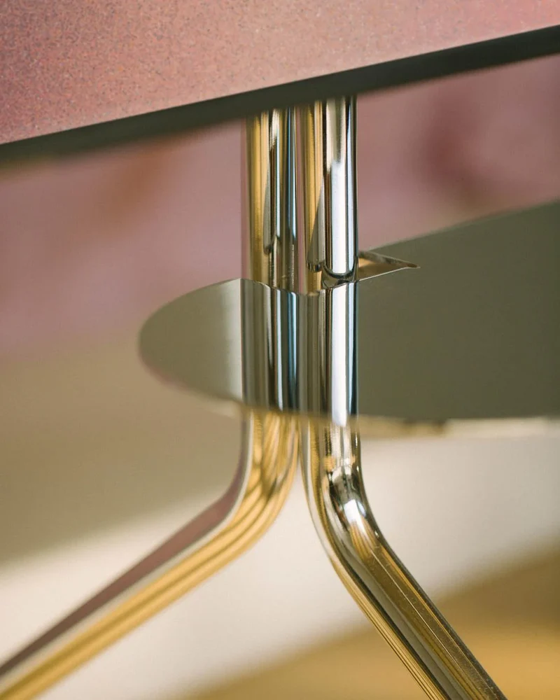 Pedestal Pipe Shelf