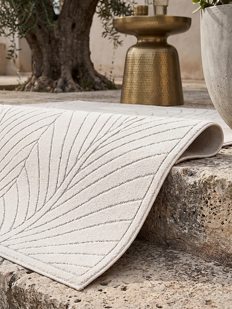 Kurzflor-Teppich mit Blattrelief – Wetterfest & UV-beständig | Fühlbare 3D-Struktur