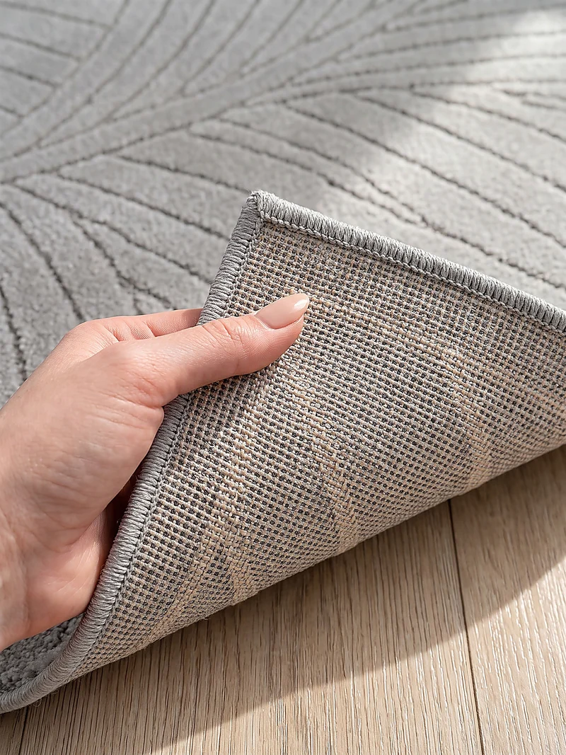 Kurzflor-Teppich mit Blattrelief – Wetterfest & UV-beständig | Fühlbare 3D-Struktur