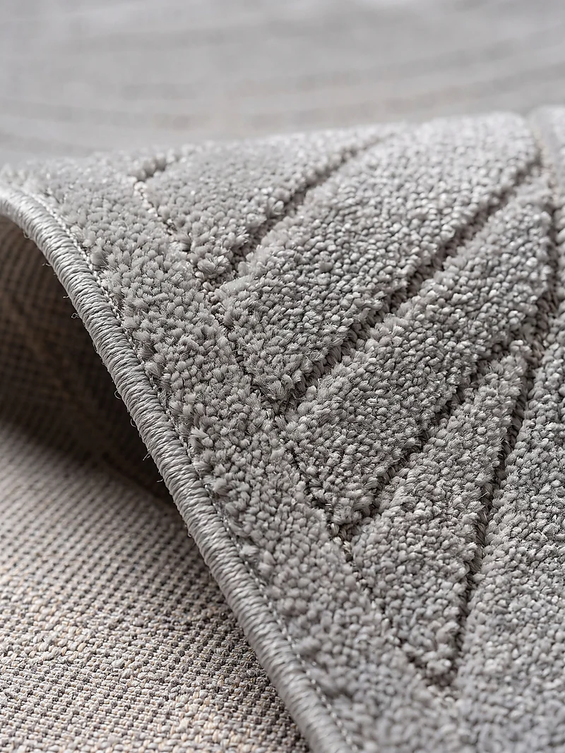 Kurzflor-Teppich mit Blattrelief – Wetterfest & UV-beständig | Fühlbare 3D-Struktur