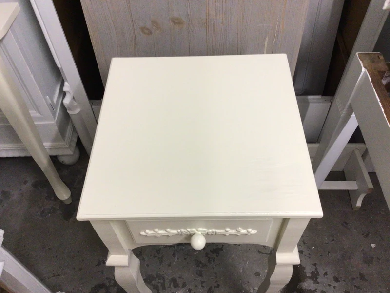Alter eleganter Beistelltisch Vintage Shabby Chic