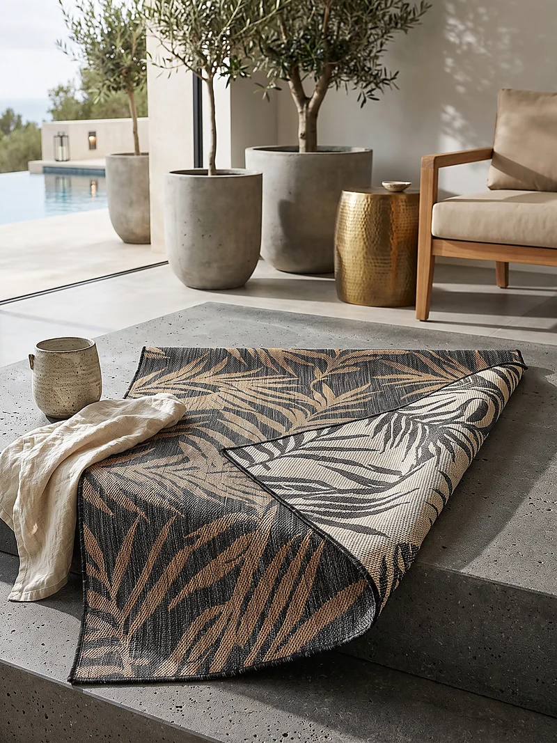 Flachgewebe-Teppich mit Palmblättern – Wetterfest & UV-beständig | Boho-Stil