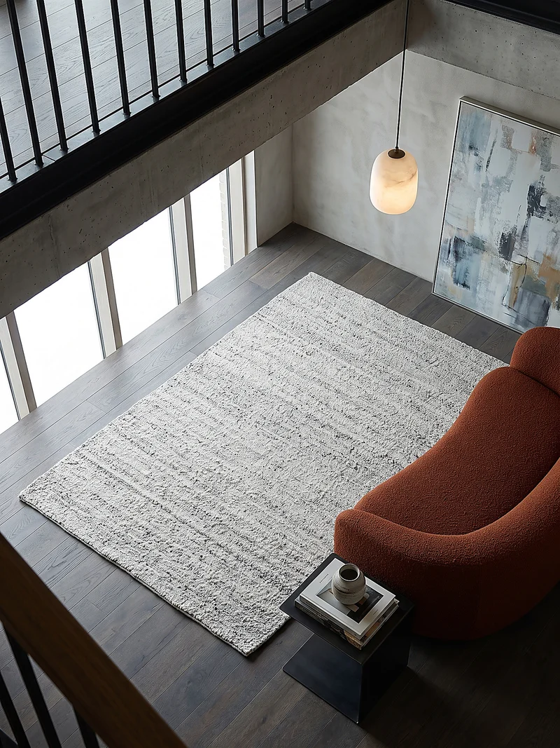 Kurzflor-Teppich Bouclé-Melange · 100 % Polyester · handgewebt, 10 mm Flor