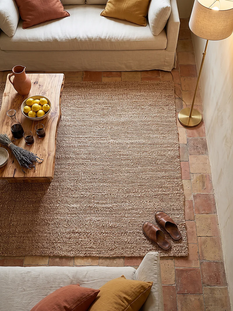 Kurzflor-Teppich Bouclé-Melange · 100 % Polyester · handgewebt, 10 mm Flor