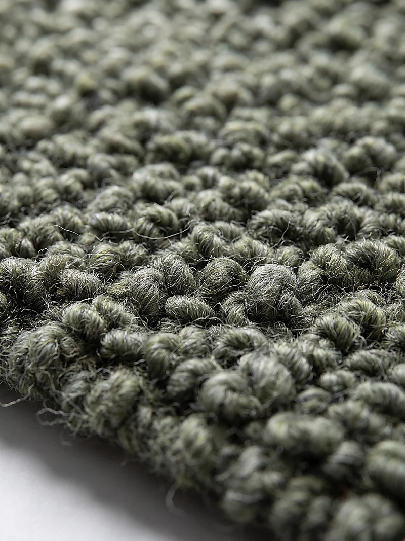 Kurzflor-Teppich Bouclé-Melange · 100 % Polyester · handgewebt, 10 mm Flor