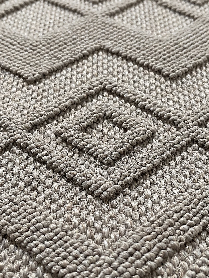 Kurzflor-Teppich Ethno-Rauten-Zickzack-Bordüren - Polypropylen, 7 mm Gesamthöhe
