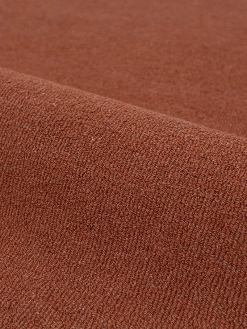 Wollteppich mit Wellenbordüre · handgetuftet · 8 mm Flor, 2.900 g/m²