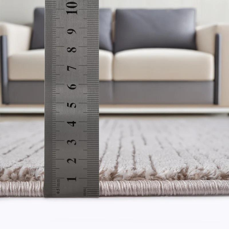 Kurzflor-Teppich subtile horizontale Streifen - Polyester, 13 mm Gesamthöhe