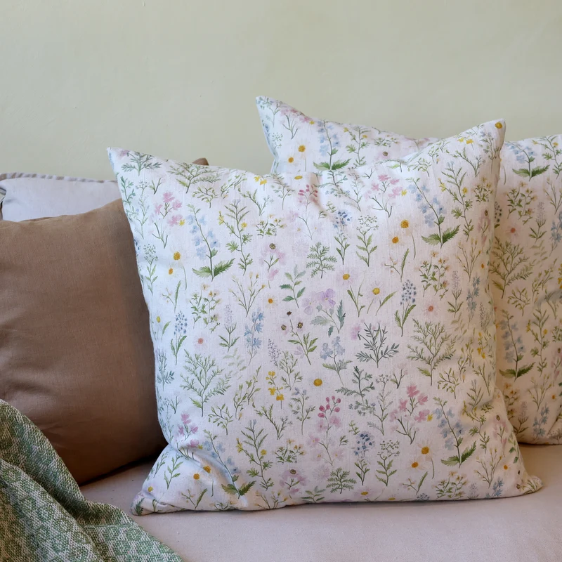 Chic Antique Kissenbezug Opal Creme 60x60 cm mit floralem Print im Landhausstil