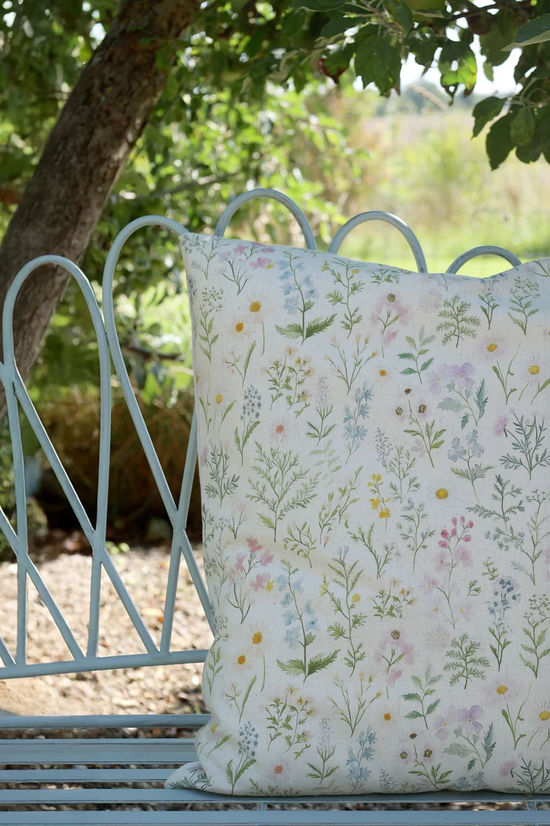 Chic Antique Kissenbezug Opal Creme 60x60 cm mit floralem Print im Landhausstil