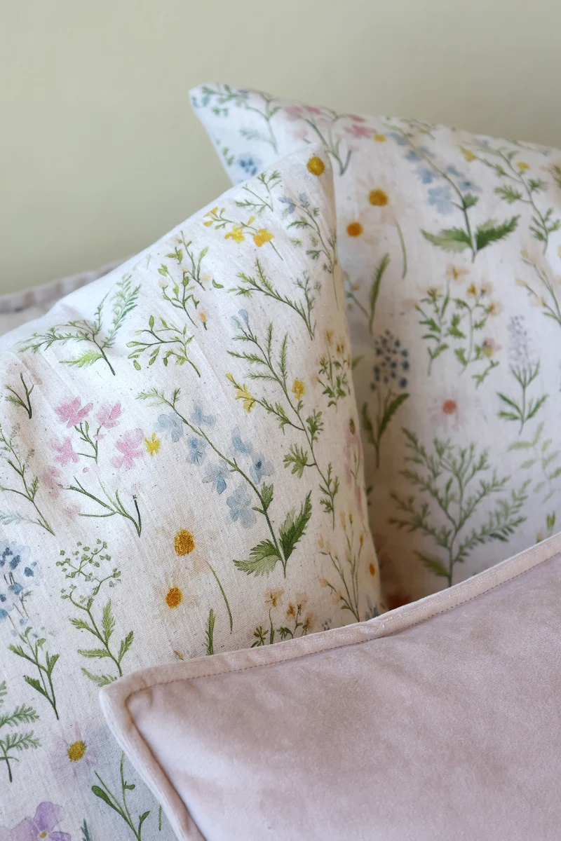 Chic Antique Kissenbezug Opal Creme 60x60 cm mit floralem Print im Landhausstil