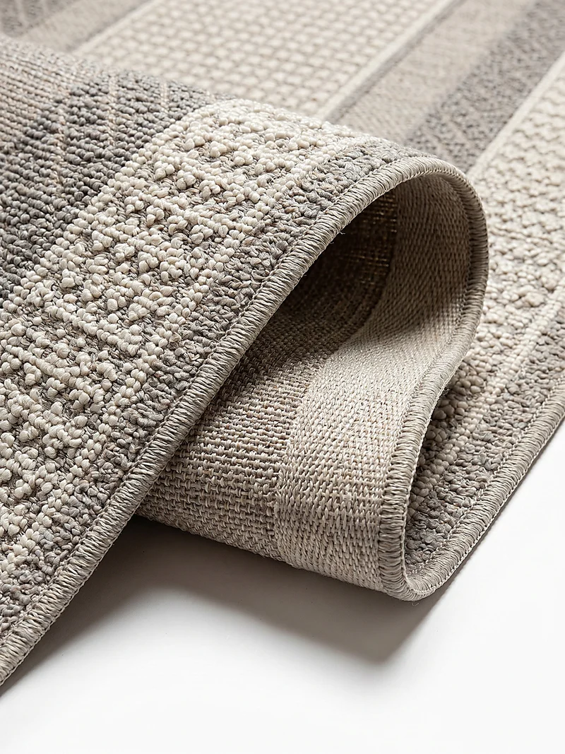 Waschbarer Kurzflor-Teppich Bordüre · 100 % recyceltes Polyester · Maschinell gewebt · Hellgrau meliert