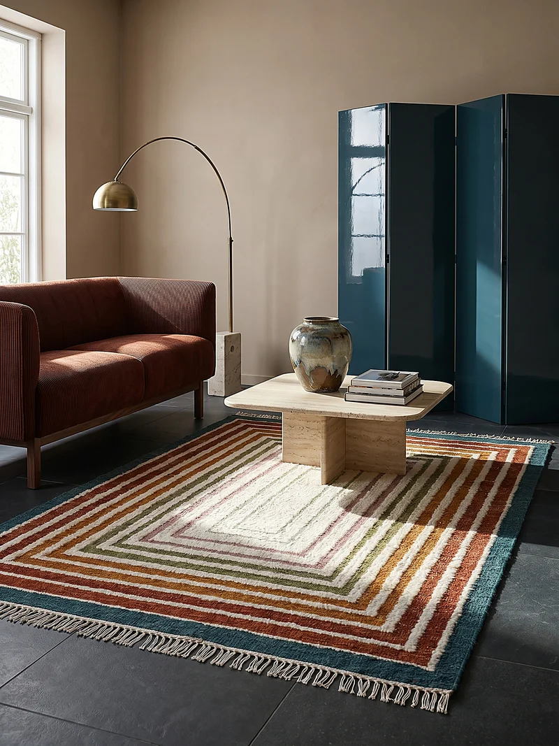 Flachgewebe-Teppich Bouclé-Frame · 74 % Wollanteil · handgewebt mit Fransen