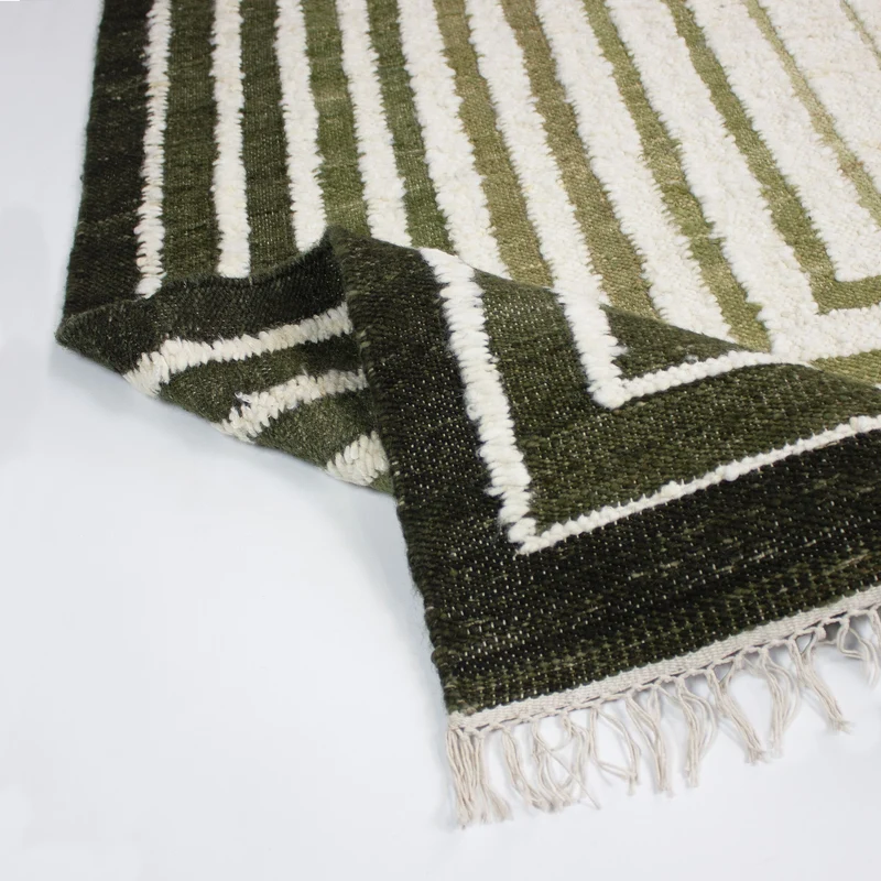 Flachgewebe-Teppich Bouclé-Frame · 74 % Wollanteil · handgewebt mit Fransen