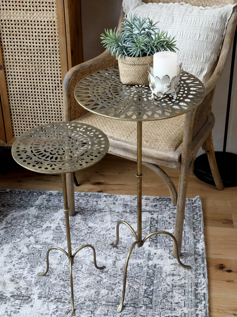 Chic Antique Runder Beistelltisch mit Dekor – Metalltisch Antique Messing im Vintage Stil