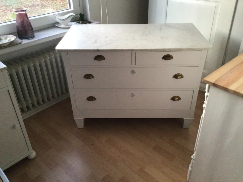 Antike Kommode mit Marmorplatte, Shabby Chic