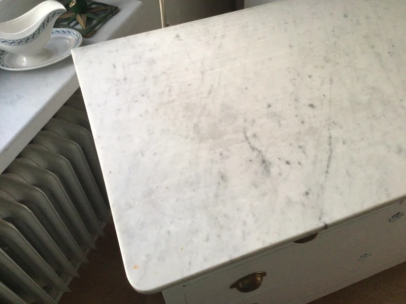 Antike Kommode mit Marmorplatte, Shabby Chic