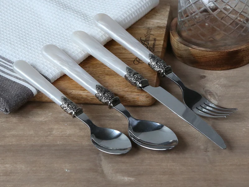 Chic Antique Linas Besteck Antique Perlmutt mit Silber Deko – 4er Set