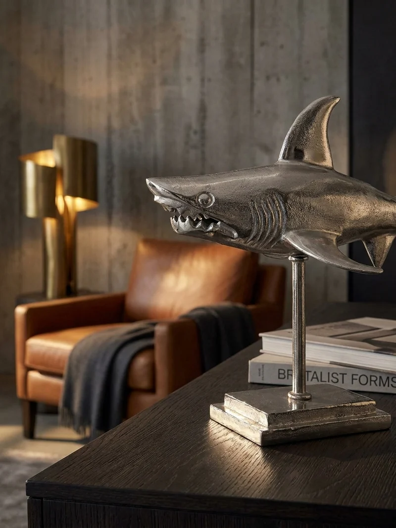 Dekofigur Hai Aluminium 70 cm mit Sockel im maritimen Stil
