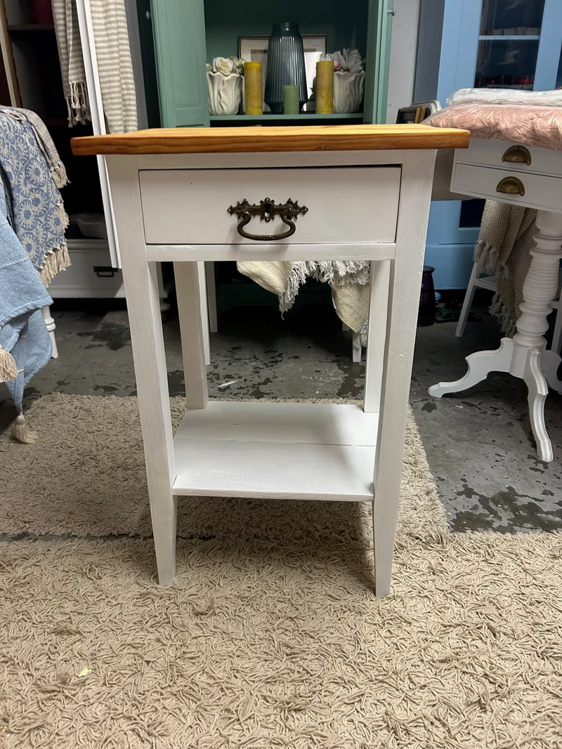 Antiker Beistelltisch, Naturplatte, Shabby Chic