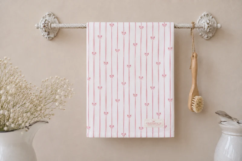 GreenGate Geschirrtuch Dolobella Rosa mit Blumenmuster