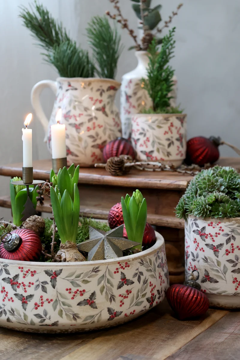 Chic Antique Kanne mit Blättern & Beeren – Creme
