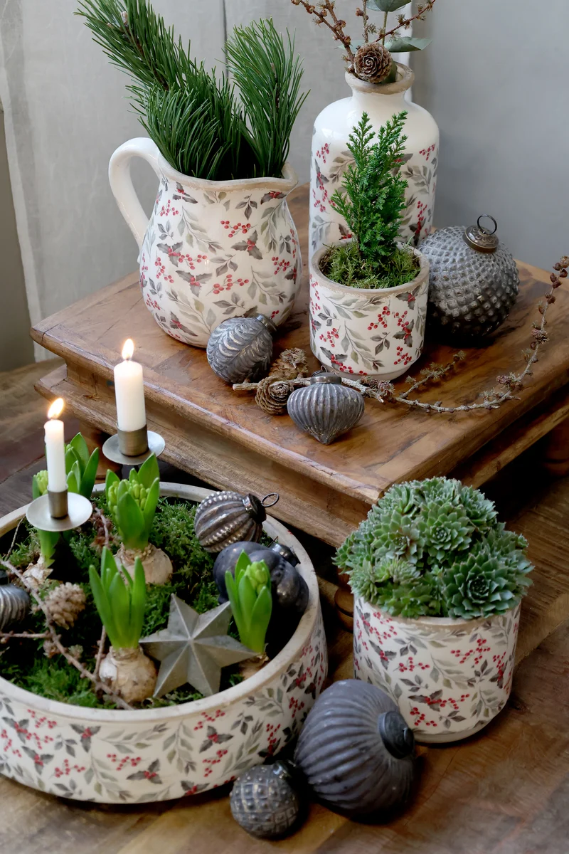 Chic Antique Kanne mit Blättern & Beeren – Creme