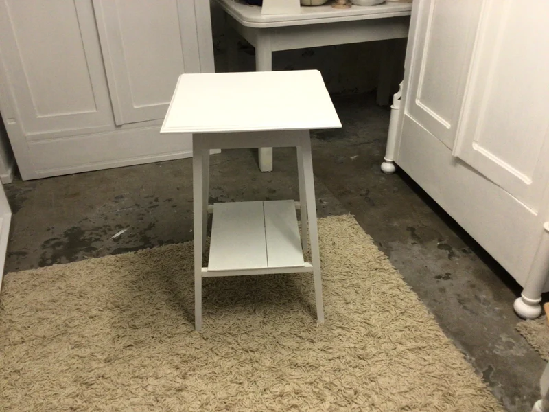 Antiker, eleganter Beistelltisch mit Zwischenplatte Shabby Chic