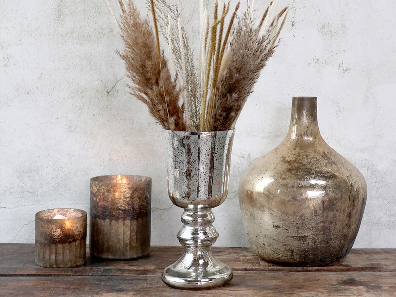Chic Antique Vase auf Fuß aus Glas in Bauernsilber