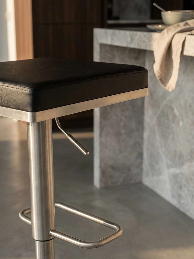 Barhocker – Schwarz, Kunstleder, Edelstahl, höhenverstellbar, drehbar, gepolstert, Modern