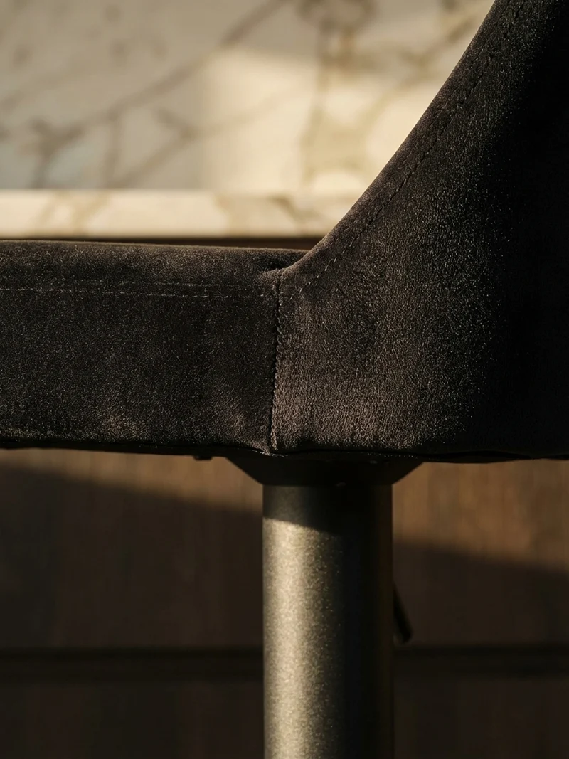 Barhocker Samt Lehne Höhenverstellbar Trompetenfuß Gepolstert