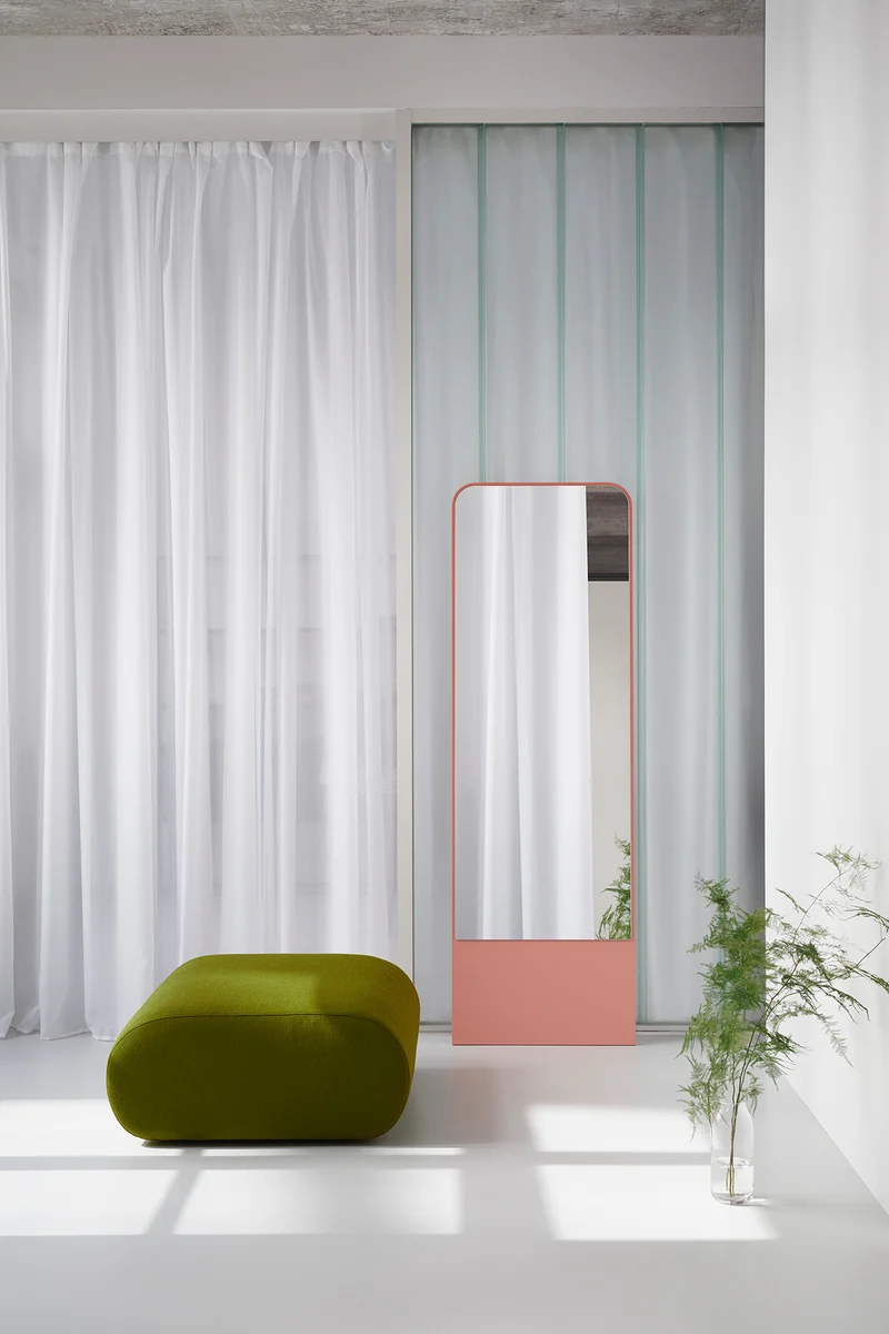 OUT Friedrich Mirror