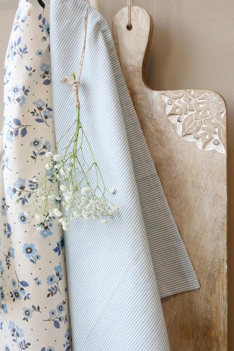Chic Antique Aix Geschirrtuch Ocean Blue mit Blumen