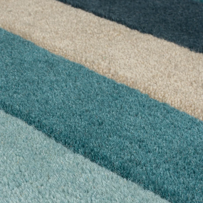 Wollteppich Cut-Out-Geometrie · 100 % Wolle · 10 mm Kurzflor