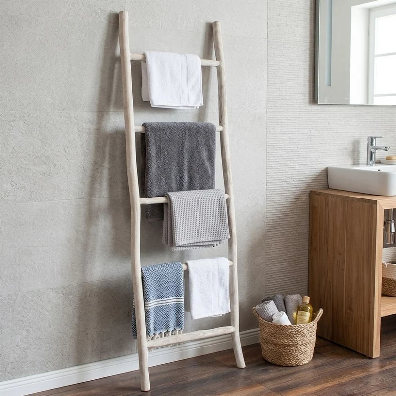 Deko-Leiter KEPALA H150cm White-Wash Teak Handtuchhalter