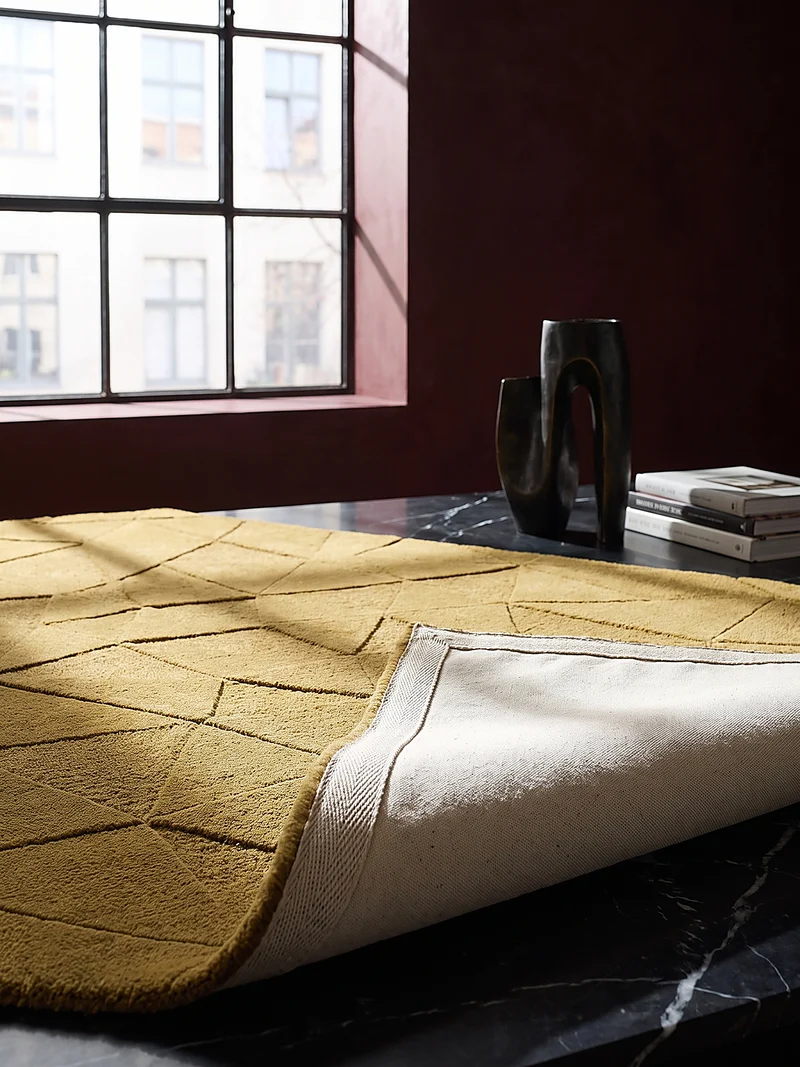 Wollteppich Scherbenrelief · 100 % Wolle · 10 mm Kurzflor