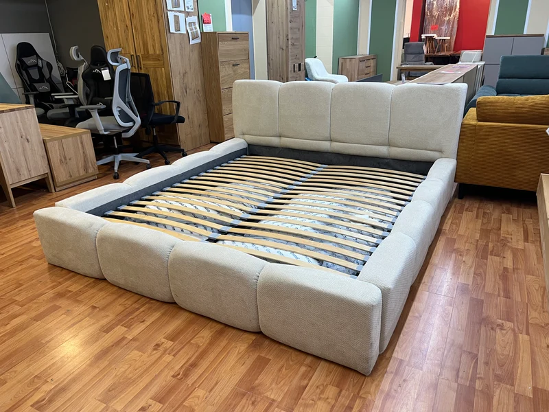 Bett Polsterbett 180x200cm + Lattenrost + Neu auf Lager