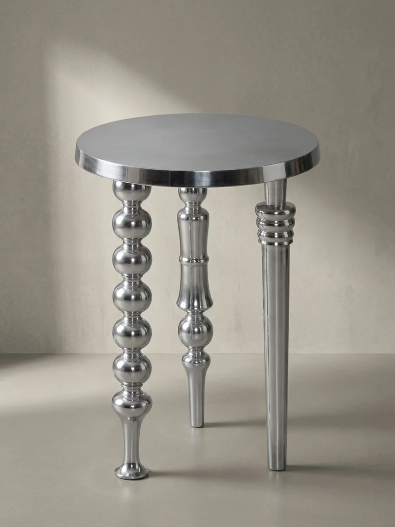 Beistelltisch – Aluminium Silber Dreibein Design 44x44x63 cm