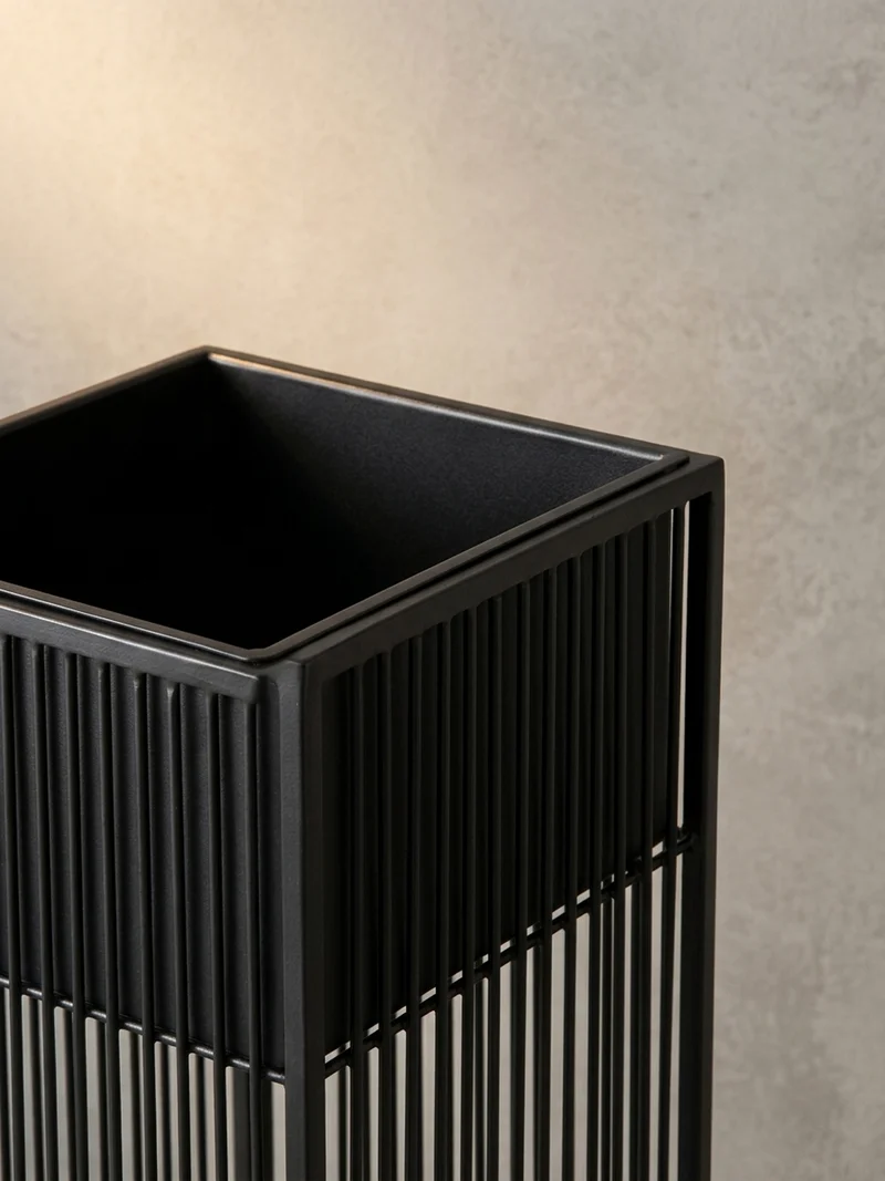 Pflanzkübel 2er Set Metall Schwarz mit Gestell quadratisch