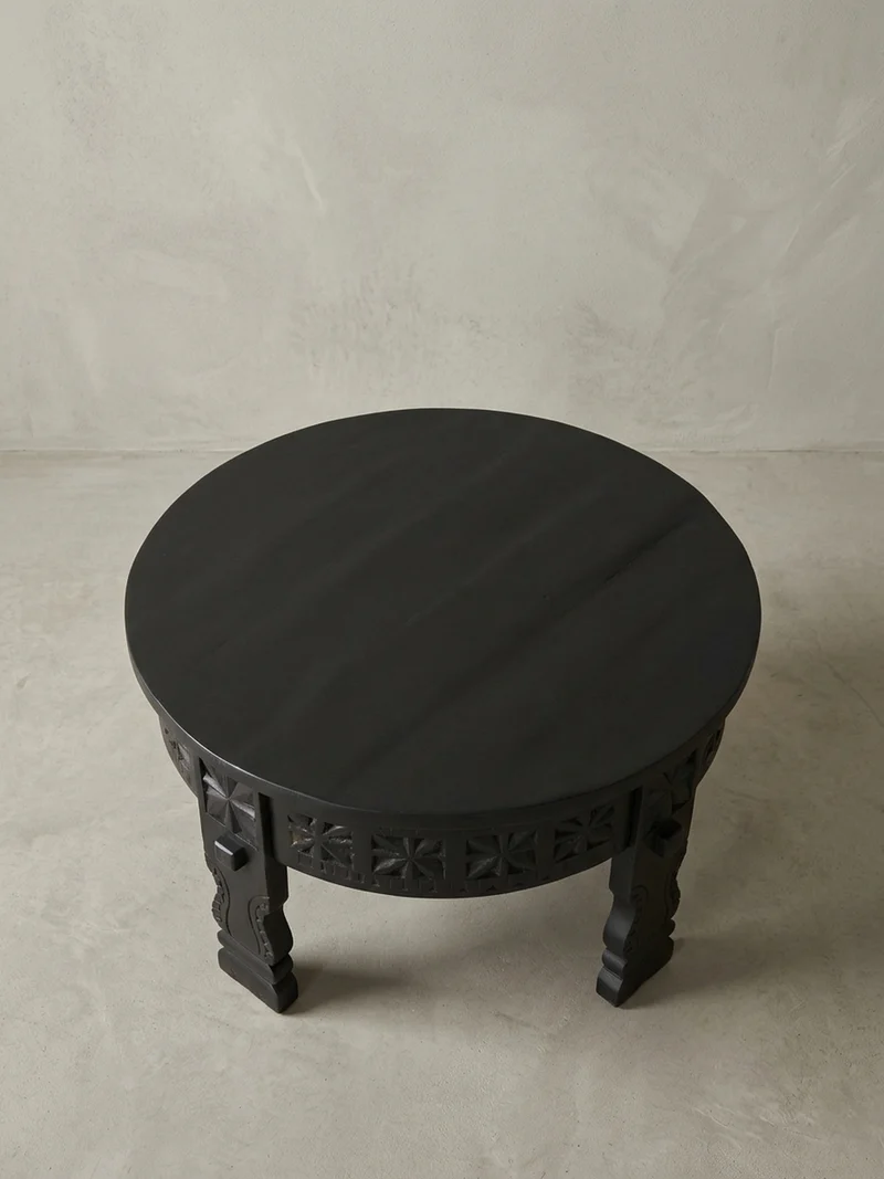 Couchtisch Orientalisch in Schwarz, Lackiertes Massivholz, Handgefertigt