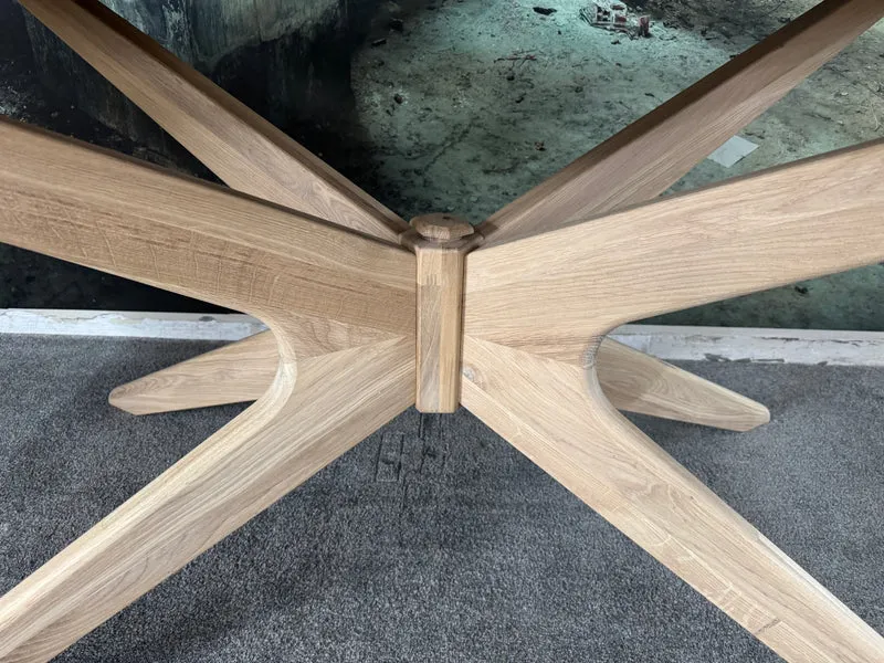 Esstisch Eiche Oval +Massivholz+Gestell-Massivholz +verschiedene Gestelle +Lieferbar in 2 Wochen
