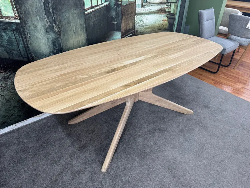Esstisch Eiche Oval +Massivholz +Gestell-Massivholz +verschiedene Gestelle +Lieferbar in 2 Wochen