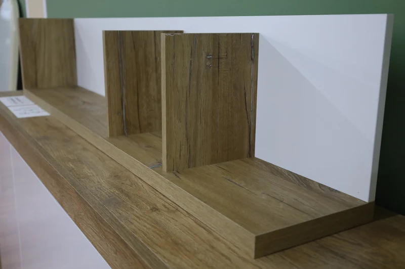 Hängeregal Holzoptik weiß Einzelstück