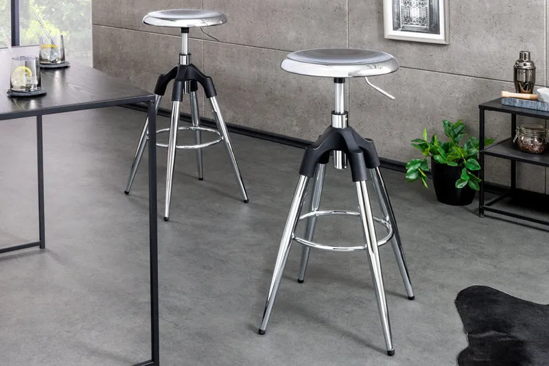 Urbaner Barhocker FABRICA Chrom silber höhenverstellbar Metall
