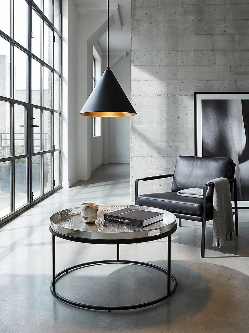 Couchtisch mit Hammerschlag-Struktur, abnehmbares Tablett, aus Aluminium und Eisen