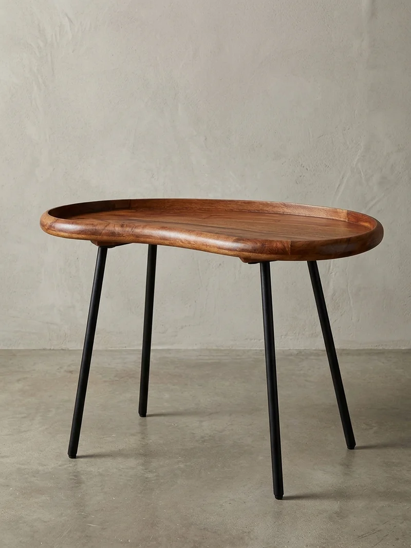 Couchtisch Massivholz mit Metallbeinen, Nierenform, Handgefertigt