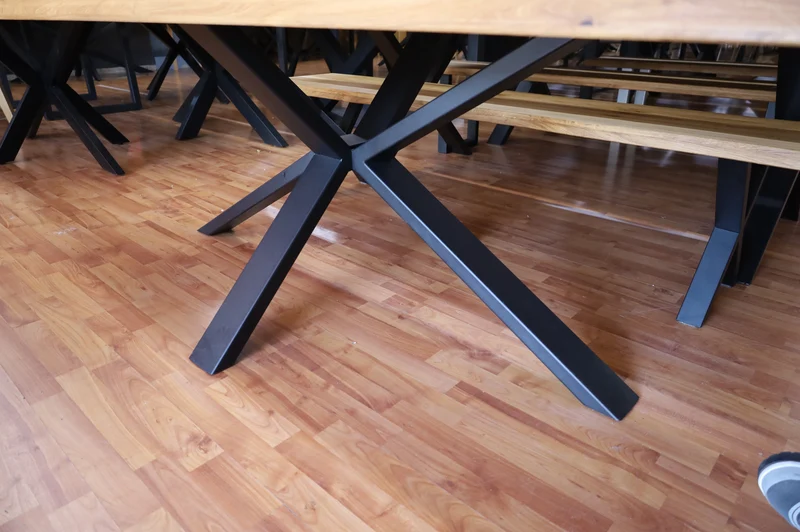 Esstisch Tisch + MASSIVHOLZ Eiche + Baumkante + Spider Gestell