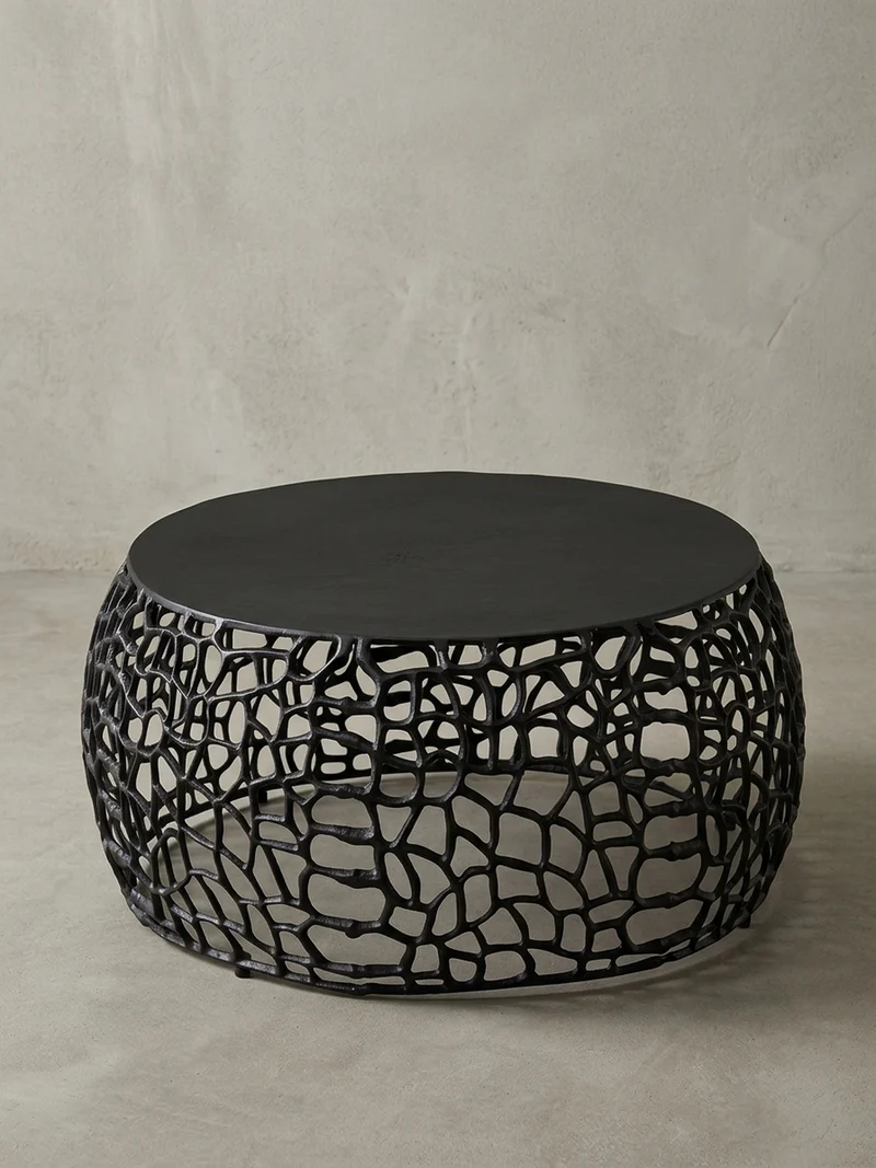 Couchtisch mit Aststruktur, lackiertes Aluminium, handgefertigt, Ablagefläche