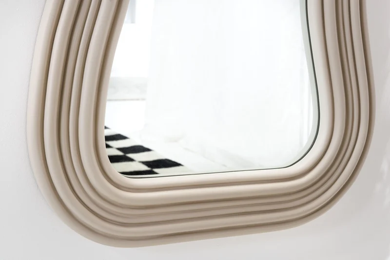 Extravaganter Design Spiegel 100x52cm DIVINA greige