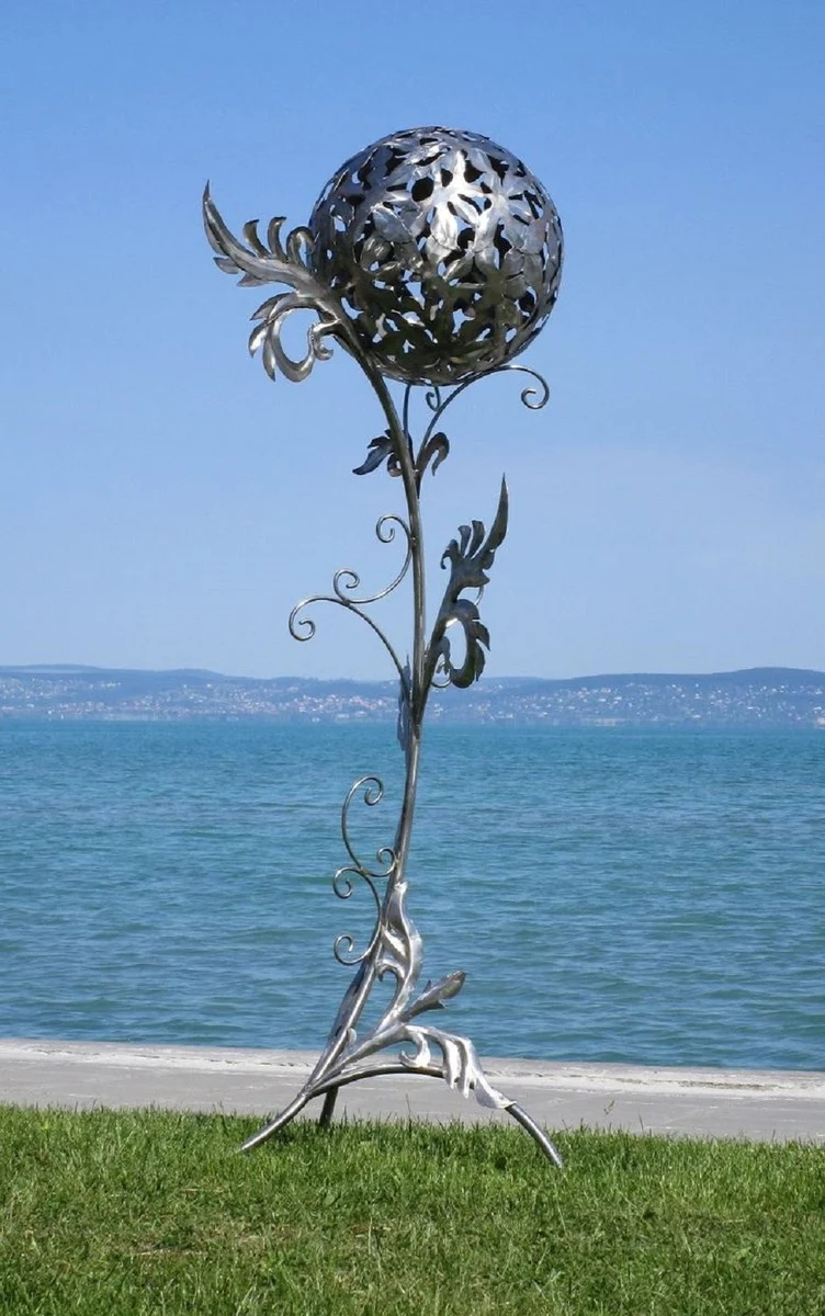 Casa Padrino Barock Edelstahl Garten Skulptur Säule mit Kugel Silber 85 x 82 x H. 200 cm - Handgefertigte Wetterbeständige Garten Dekoration